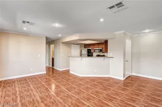 Photo #5: 2773989 Listing 