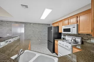 Photo #2: 2773991 Listing 