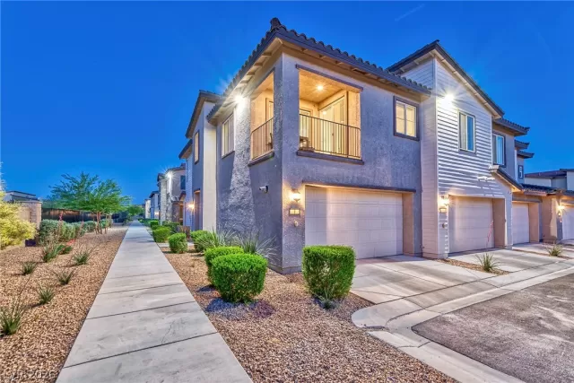 MLS: 2774006 Condo For Sale