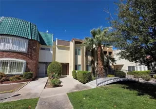 Photo #1: 2774044 Listing 