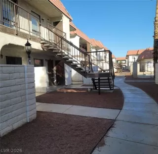 Photo #1: 2774053 Listing 