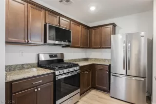 Photo #1: 2774085 Listing 