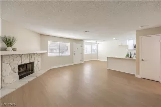 Photo #1: 2774088 Listing 