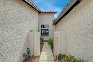 Photo #1: 2774099 Listing 