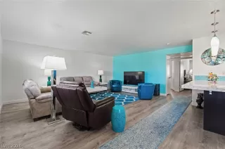 Photo #4: 2774112 Listing 