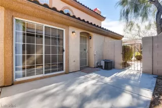 Photo #1: 2774162 Listing 