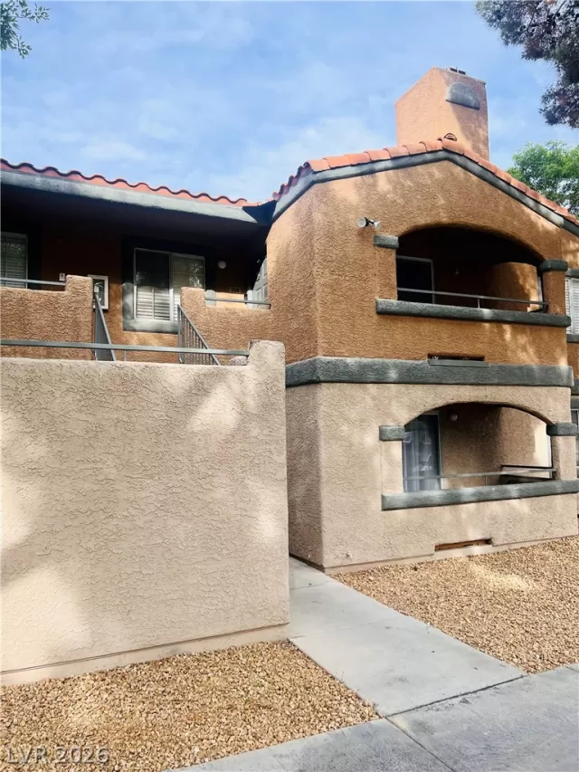 MLS: 2774173 Condo For Sale