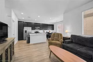 Photo #5: 2774180 Listing 
