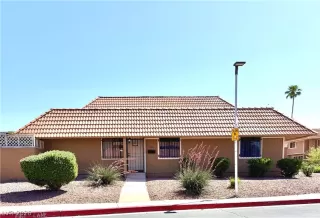 More Details about MLS # 2774362 : 2441 PARADISE VILLAGE WAY