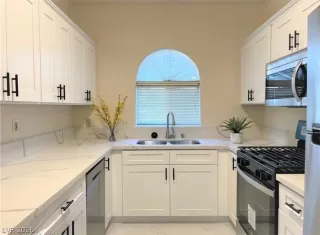 Photo #4: 2774384 Listing 