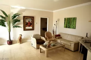 Photo #2: 2774399 Listing 