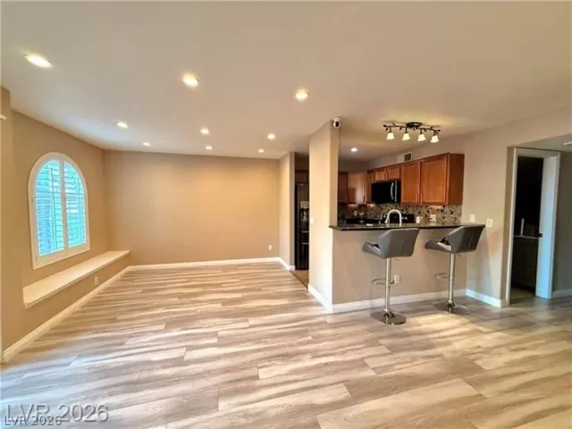 MLS: 2774404 Condo For Sale