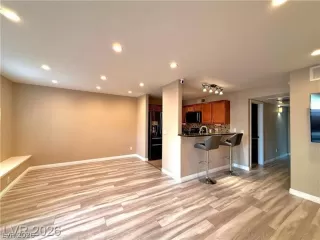 Photo #2: 2774404 Listing 