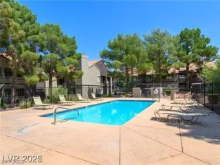 Photo #2: 2774461 Listing 