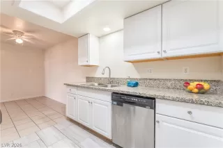 Photo #2: 2774483 Listing 