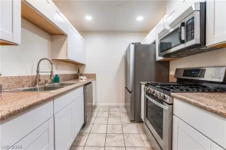 Photo #3: 2774488 Listing 