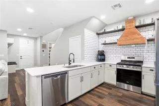 Photo #4: 2774532 Listing 