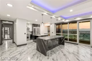 Photo #1: 2774592 Listing 