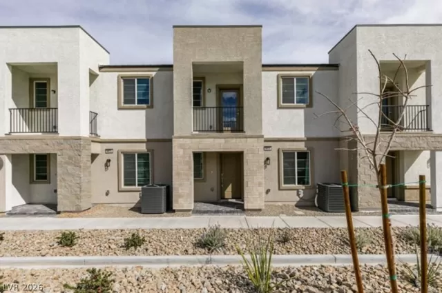 MLS: 2774611 Condo For Sale