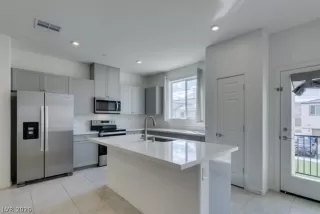 Photo #2: 2774611 Listing 