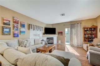 Photo #5: 2774616 Listing