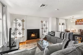 Photo #4: 2774675 Listing 