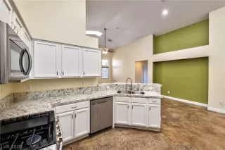 Photo #5: 2774809 Listing 