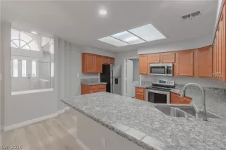 Photo #6: 2774877 Listing 