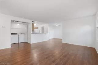Photo #3: 2774884 Listing 