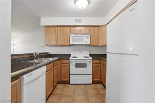 Photo #5: 2774884 Listing 