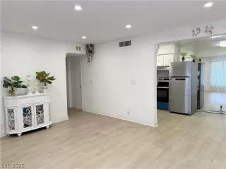 Photo #4: 2774909 Listing 