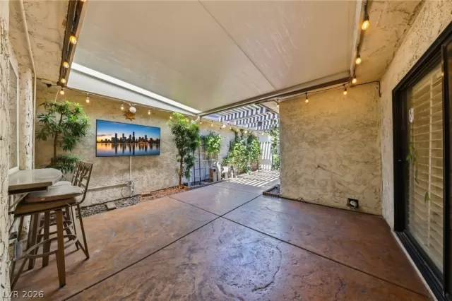 MLS: 2774984 Condo For Sale