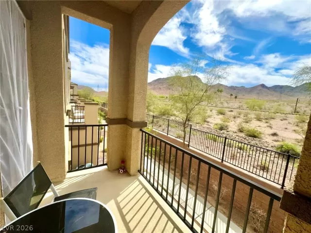 MLS: 2775122 Condo For Sale