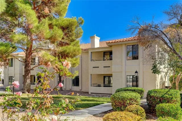 MLS: 2775319 Condo For Sale