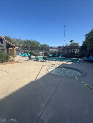 Photo #5: 2775493 Listing 