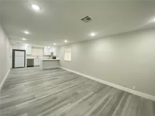 Photo #3: 2775596 Listing 