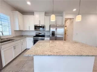 Photo #1: 2775599 Listing 