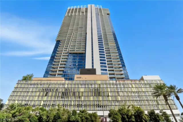 MLS: 2775614 Condo For Sale