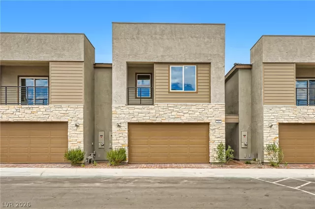 MLS: 2775774 Condo For Sale