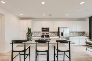 Photo #6: 2775774 Listing 