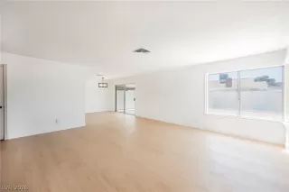 Photo #5: 2775840 Listing 