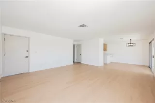 Photo #6: 2775840 Listing 