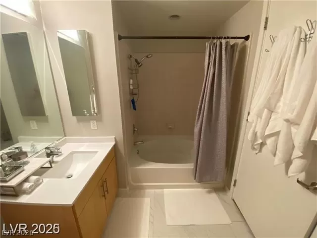 MLS: 2775851 Condo For Sale