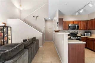 Photo #4: 2775852 Listing 