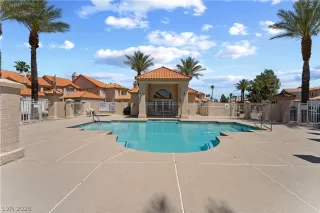 Photo #6: 2775896 Listing