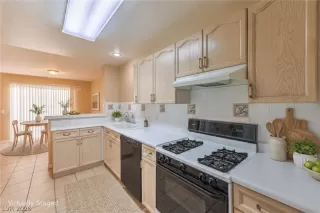 Photo #3: 2775913 Listing 