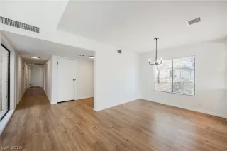 Photo #4: 2775922 Listing 