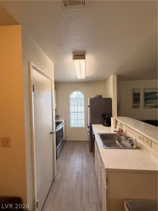 Photo #4: 2775981 Listing 