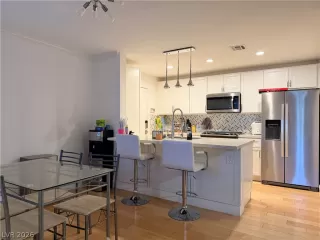 Photo #3: 2775988 Listing 