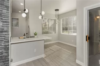 Photo #4: 2775992 Listing 